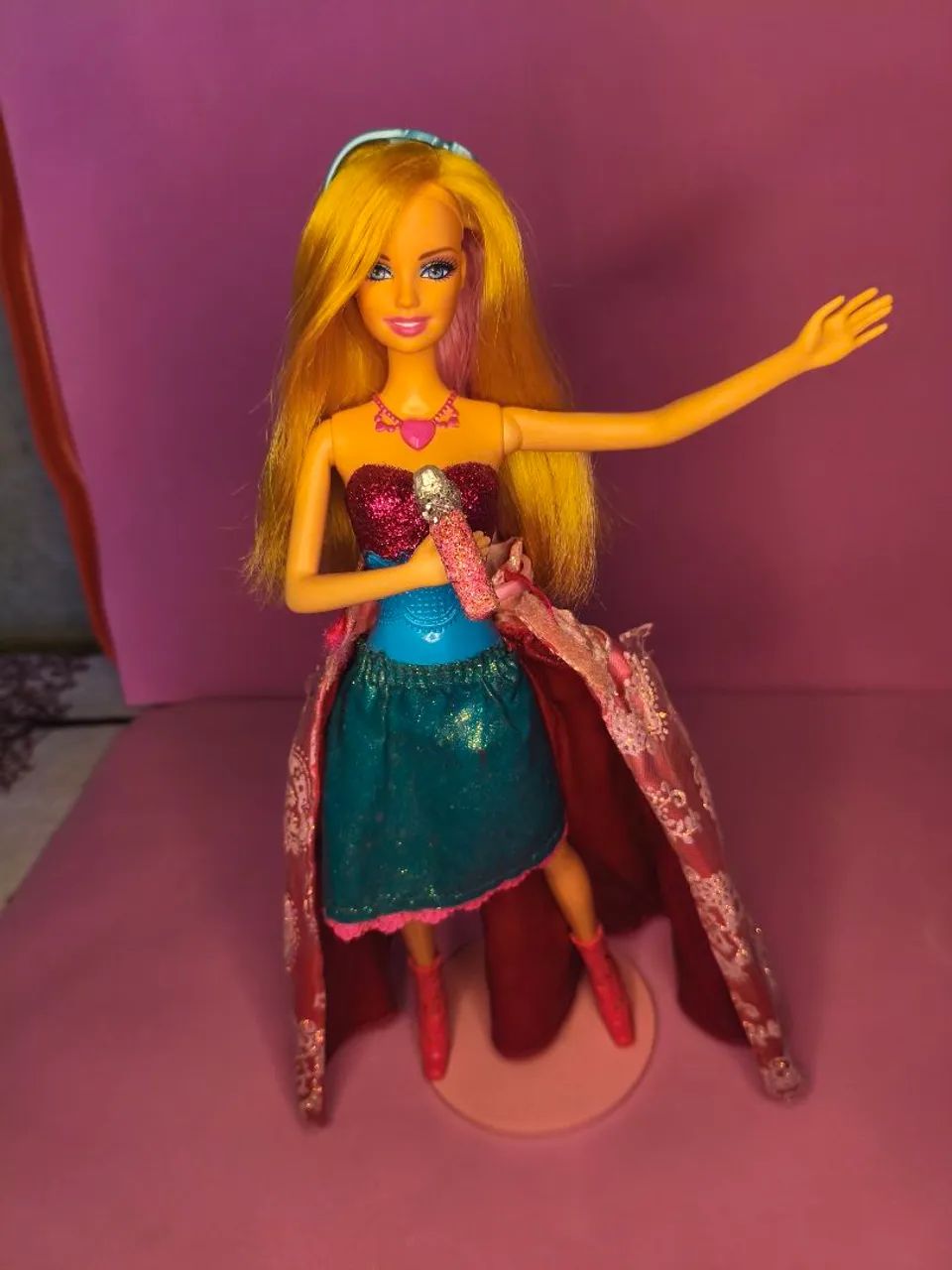 Barbie a princesa e a pop star tori usada 