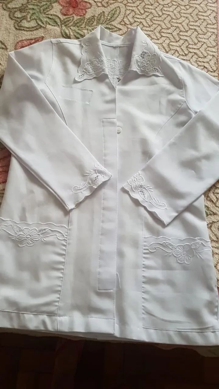 Jaleco branco para área se saúde 