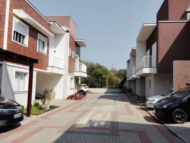Alugo Casa Mobiliada em Condomínio