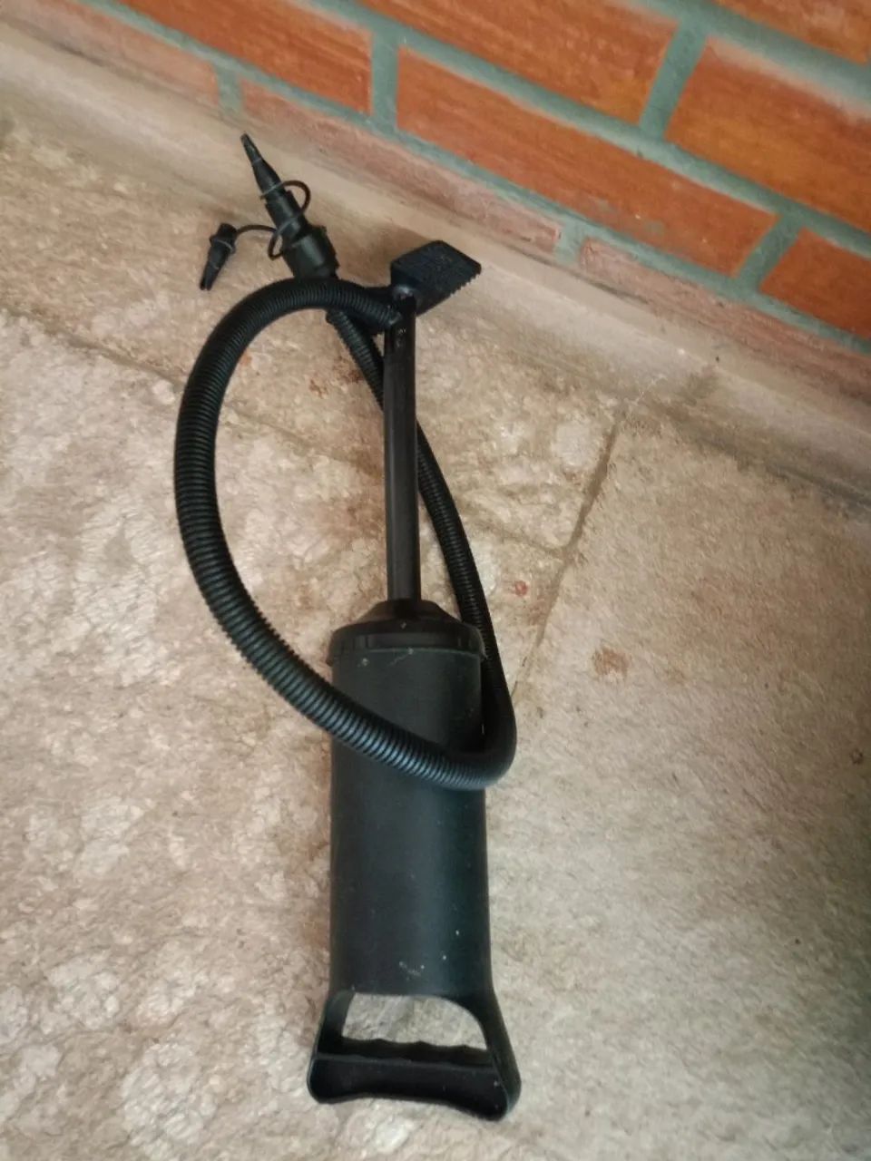 Bola de Pilates com bomba de encher.