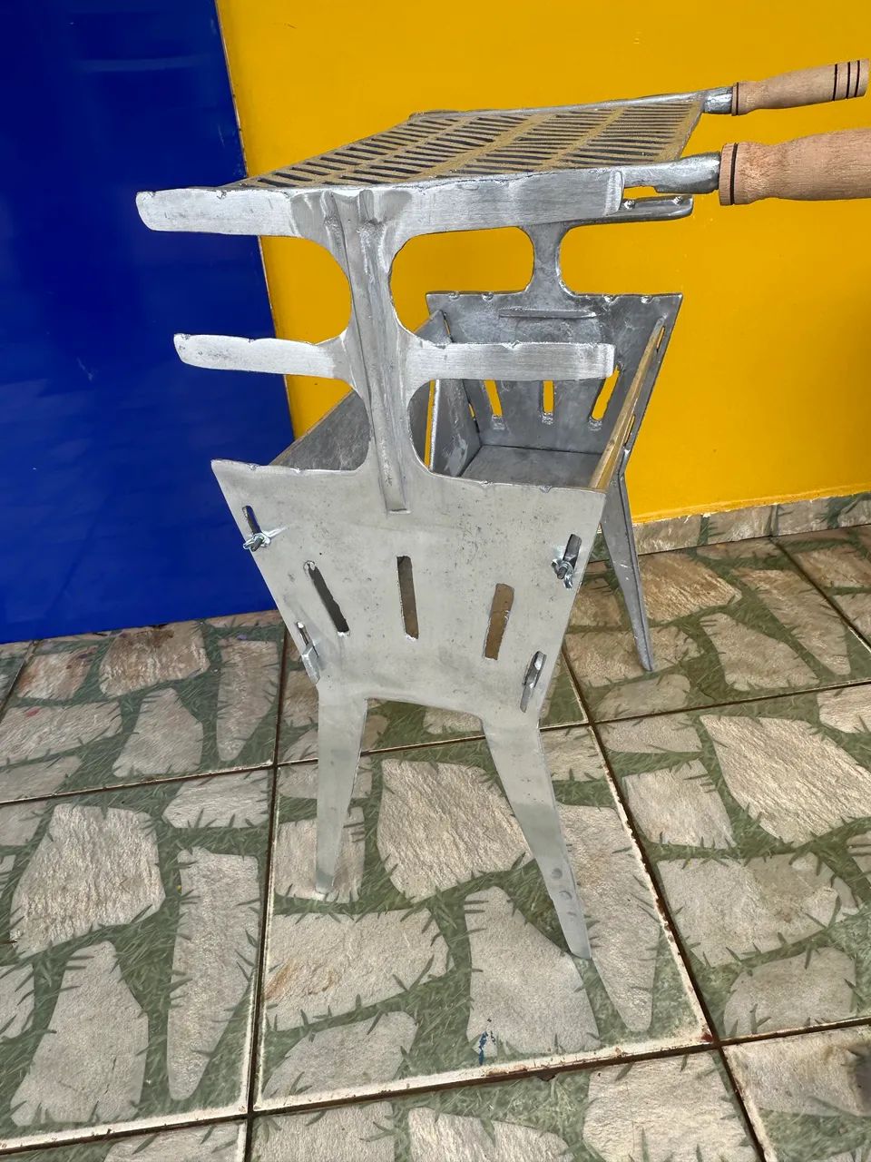 CHURRASQUEIRA DESMONTÁVEL  - Foto 4