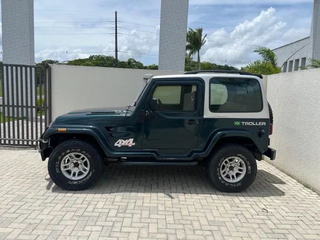 Troller T-4 T-4 4x4 2.8 TB Int. Cap. Rígida Diesel 2001