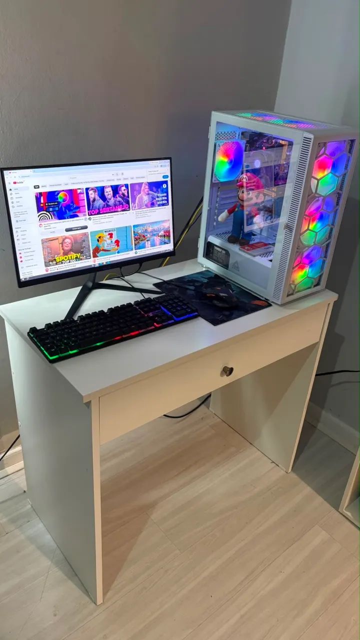PC gamer com mesa completo 