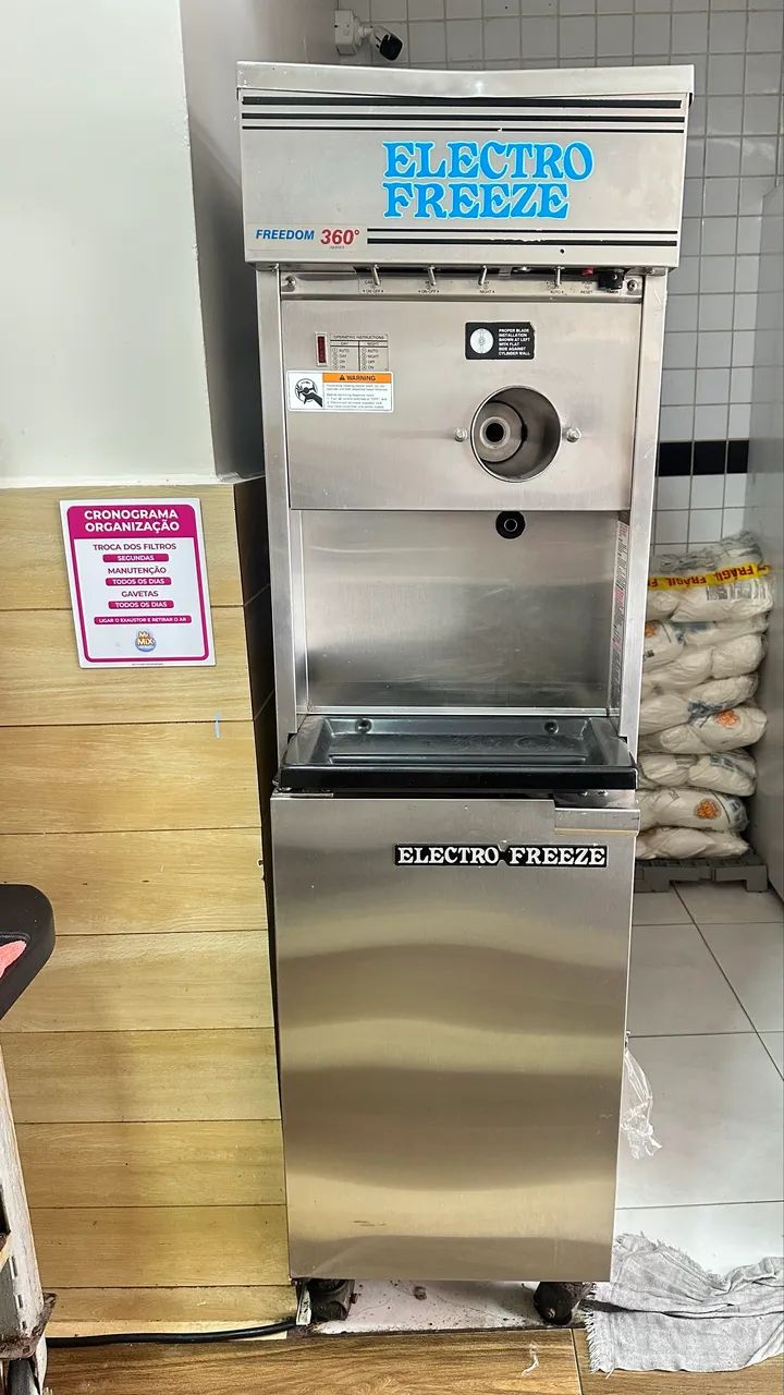 Máquina de Sorvete Electrofreeze 