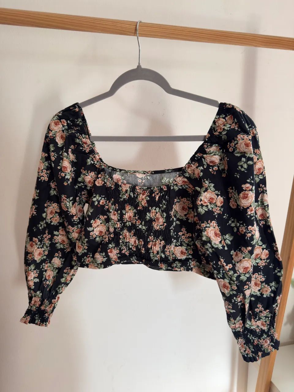 Blusa renner flores super delicada em estado de nova - Foto 4