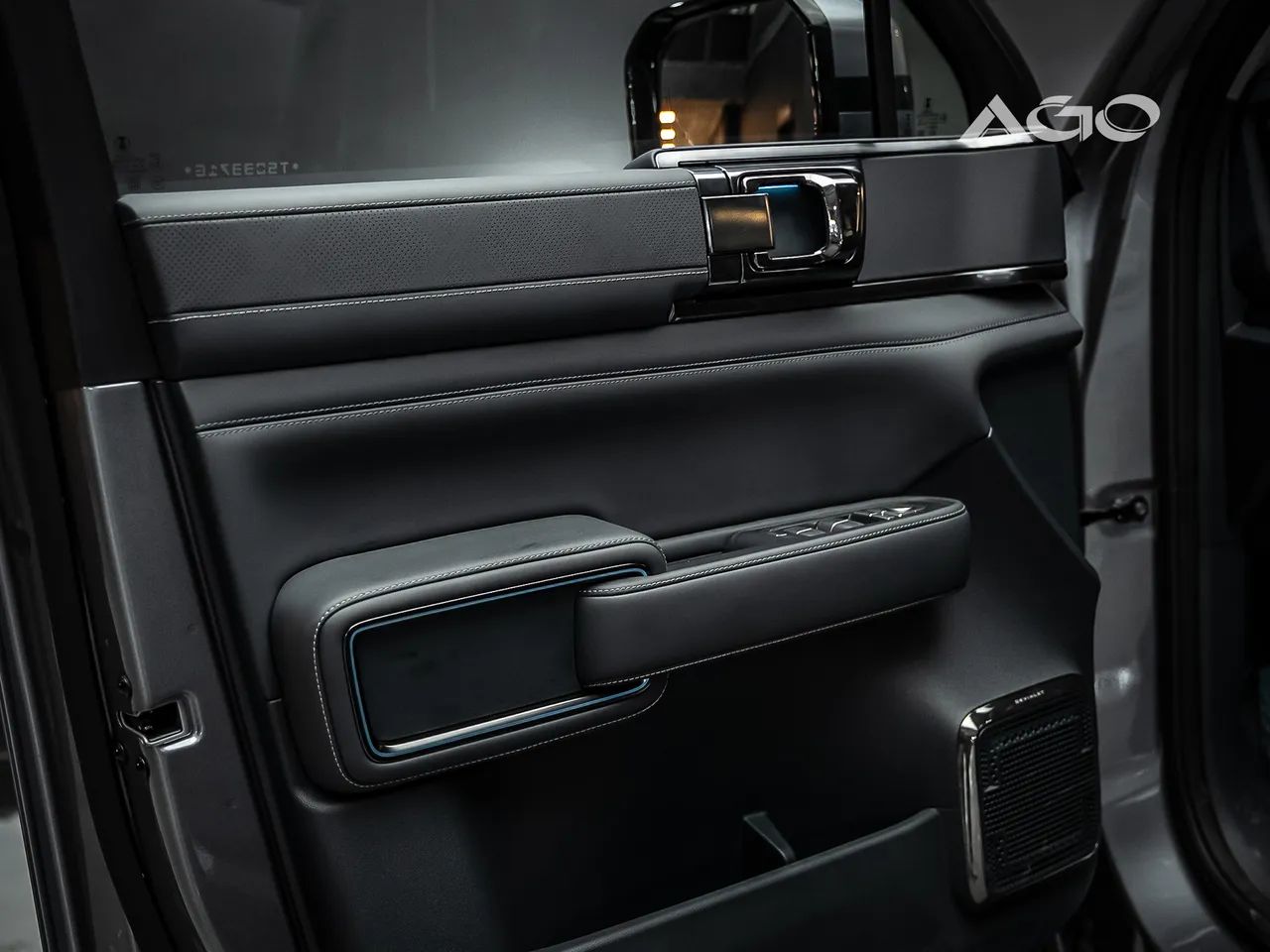 Denza B5 SUV híbrido plug-in, foto 15 de 18