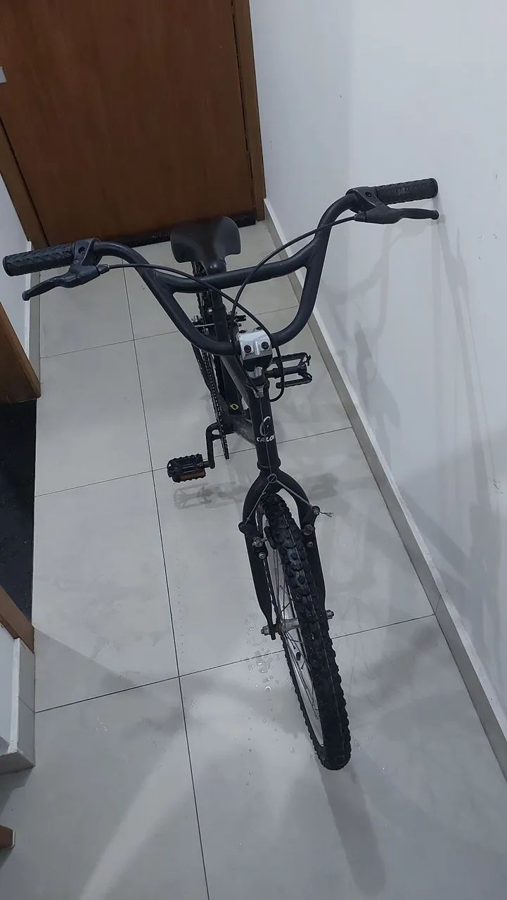 Bicicleta Caloi Aro 20 + Kit Proteção + Capacete - Foto 4