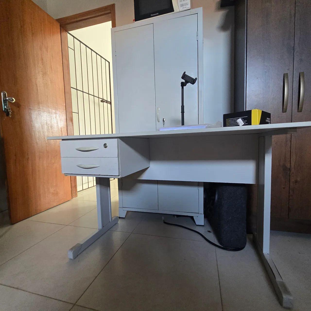 Mesa de escrit ório em MDF - Foto 2