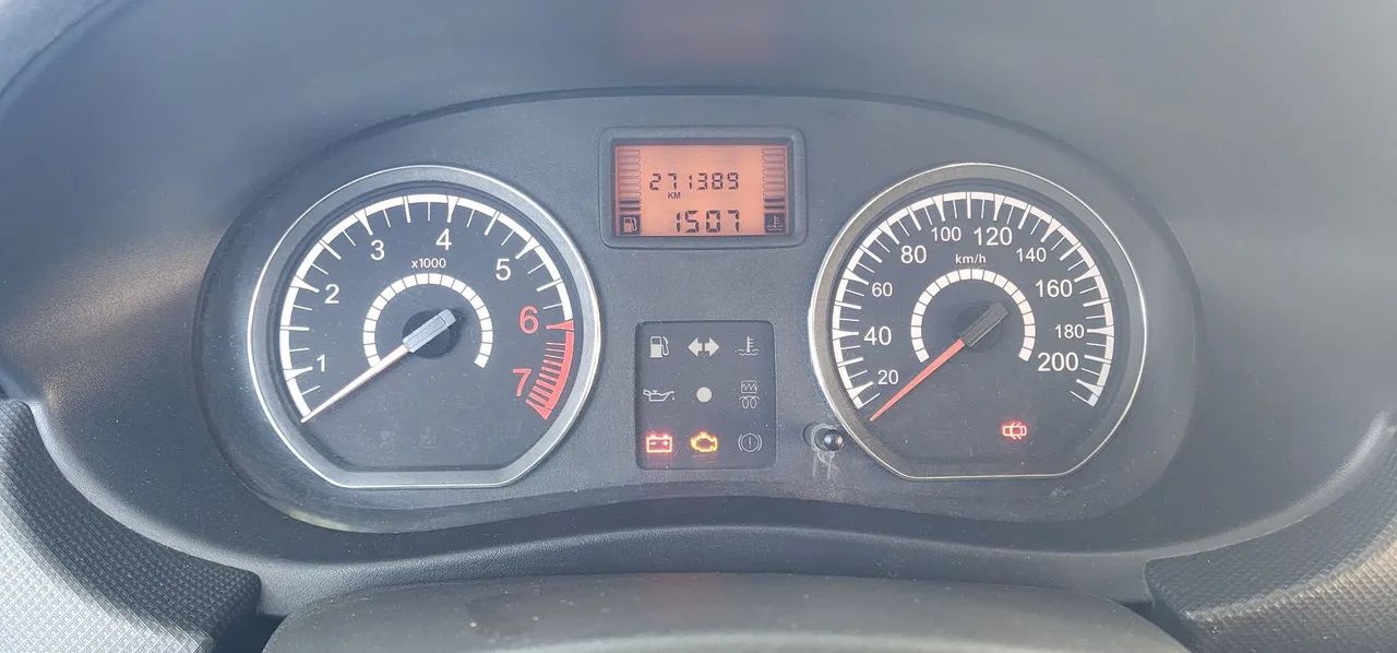 Renault Logan Expression Hi-flex 1.6 8V 4P 2011 - Foto 3