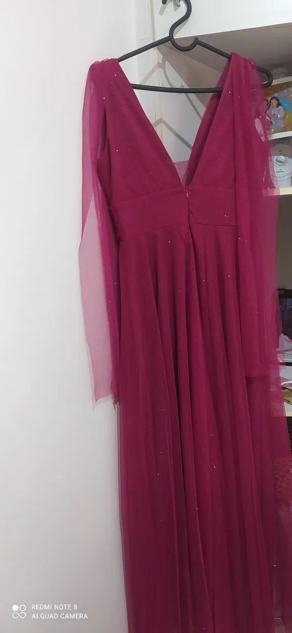 Vende se vestido de festa