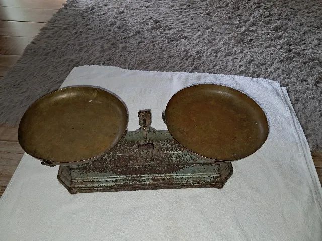 BALANÇA ANTIGA