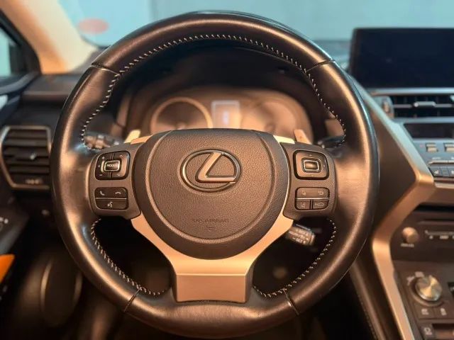 Lexus NX-300 H Luxury 2.5 16V Aut., foto 5 de 11