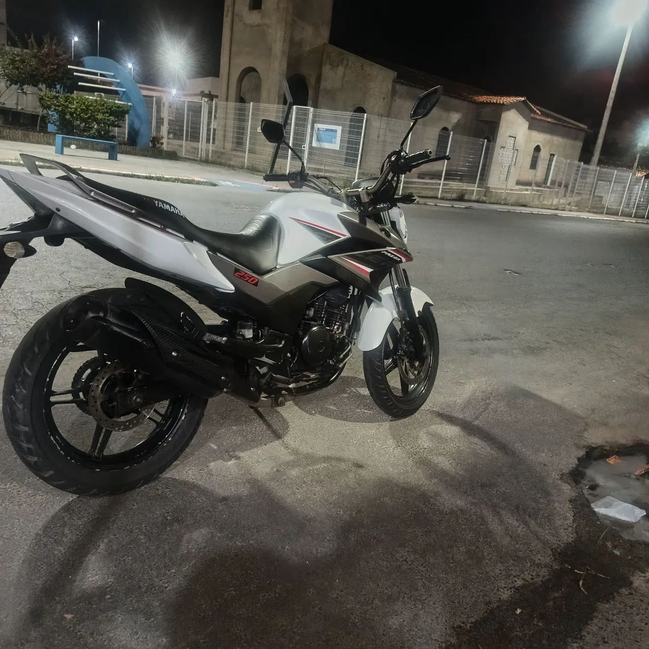 Vendo Moto fazer 2017