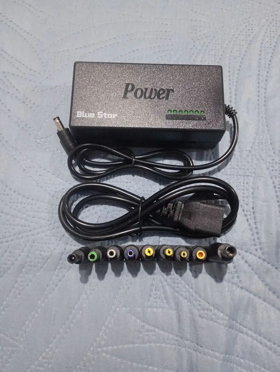 Fonte universal para notebooks