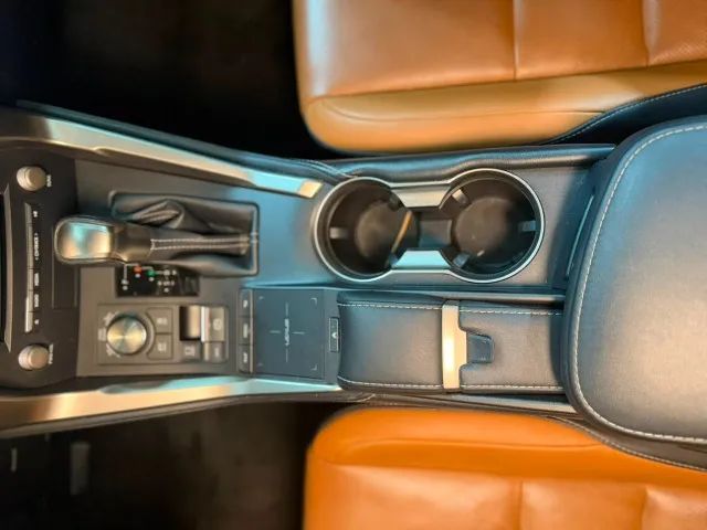 Lexus NX-300 H Luxury 2.5 16V Aut., foto 9 de 11