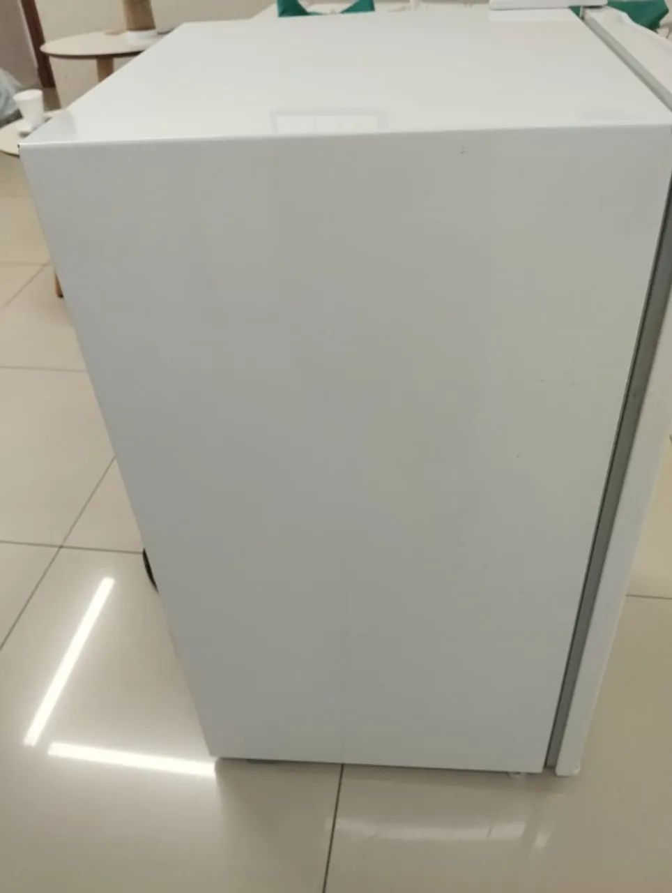 Frigobar Electrolux Branco Compacto - Seminovo - Foto 4
