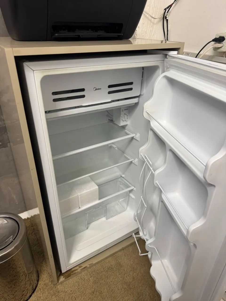 FRIGOBAR MIDEA MRC10B1 - Foto 2