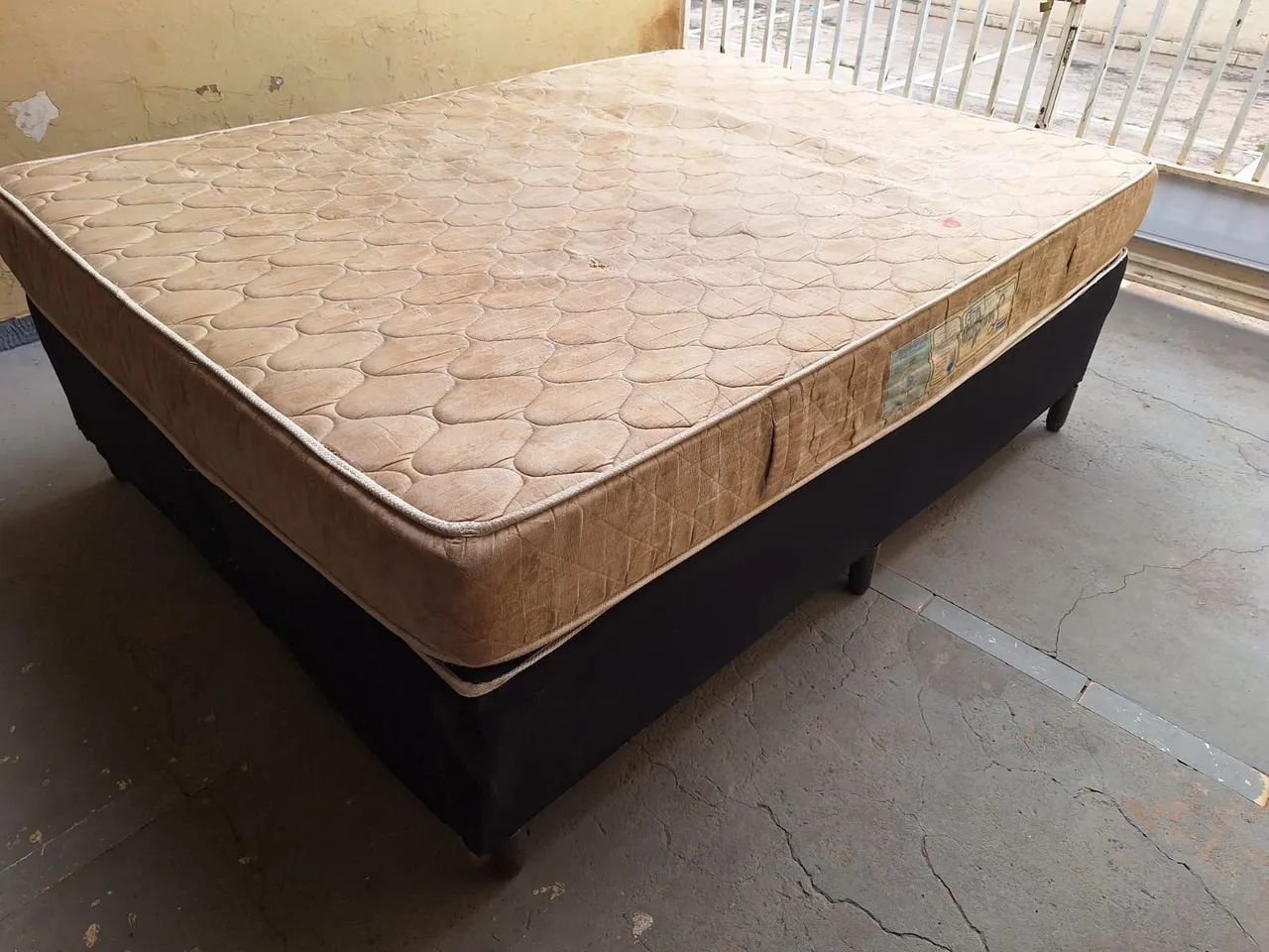 Cama box de casal com colchão  de espuma  - Foto 3