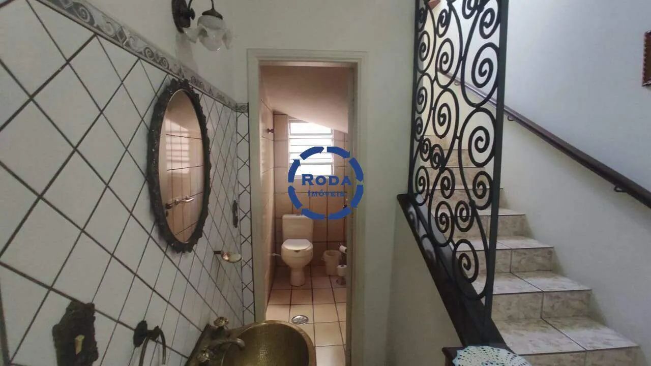 Casa na Vila Belmiro com 3 dormitórios, suíte, edícula e 2 vagas - Foto 5