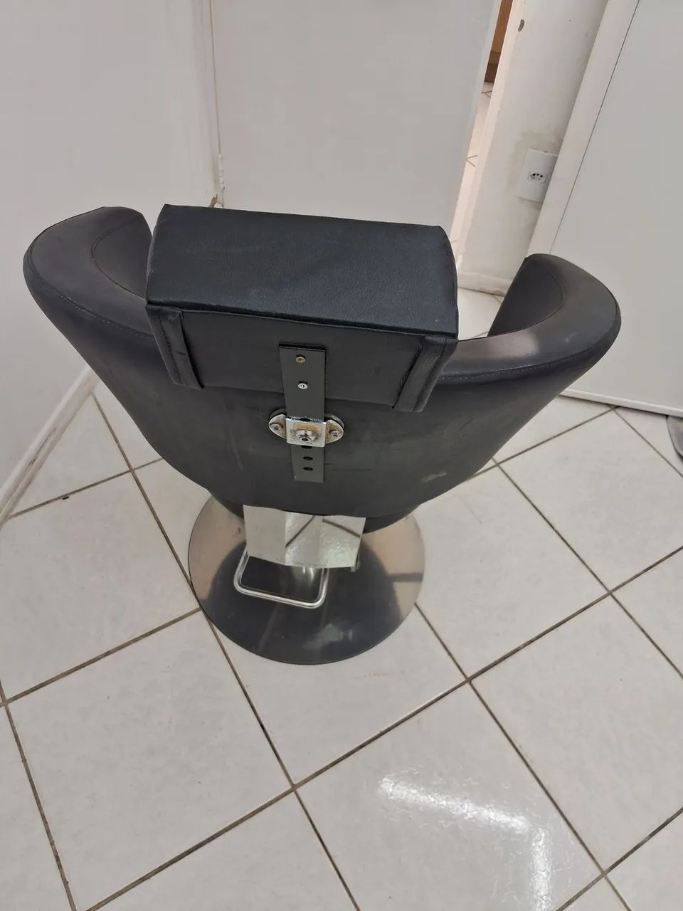 Cadeira para cabeleireiro ou Barbeiro  - Foto 2