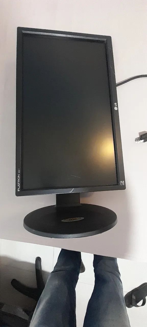 Monitor LG Flatron E2011P-BN 20 polegadas Widescreen. - Foto 2