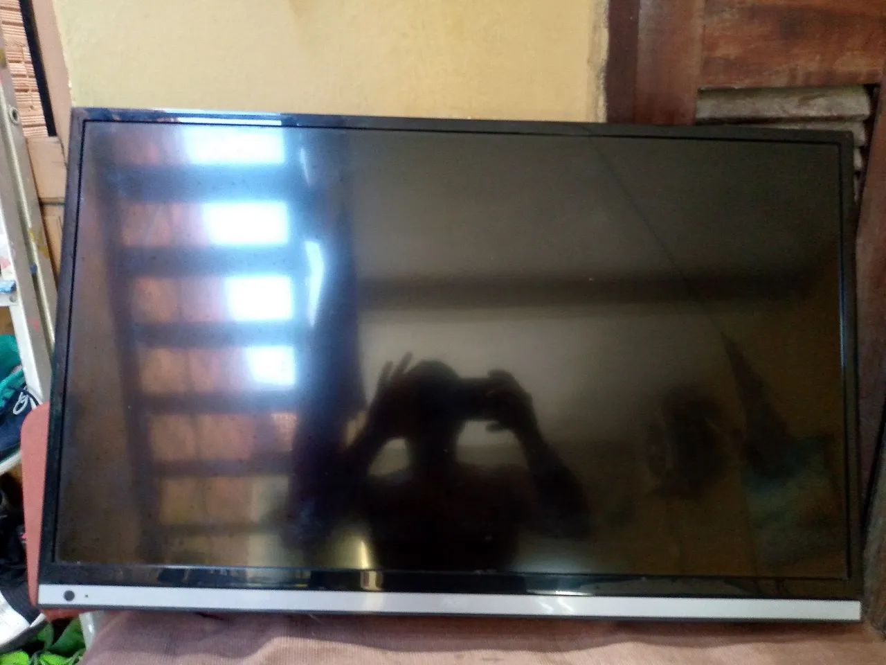Tv AOC 32' com led queimado  - Foto 4