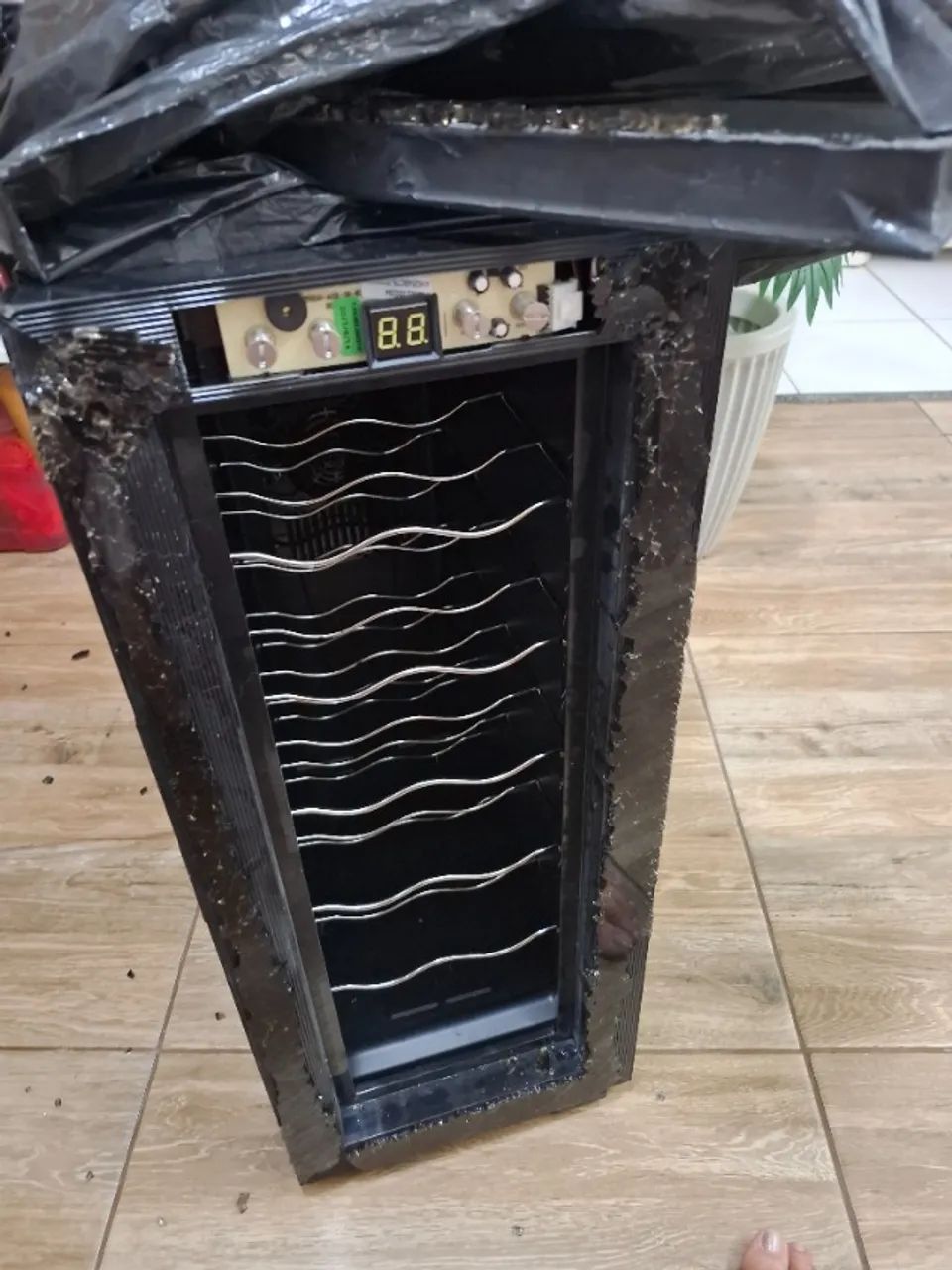Adega eos - Foto 2