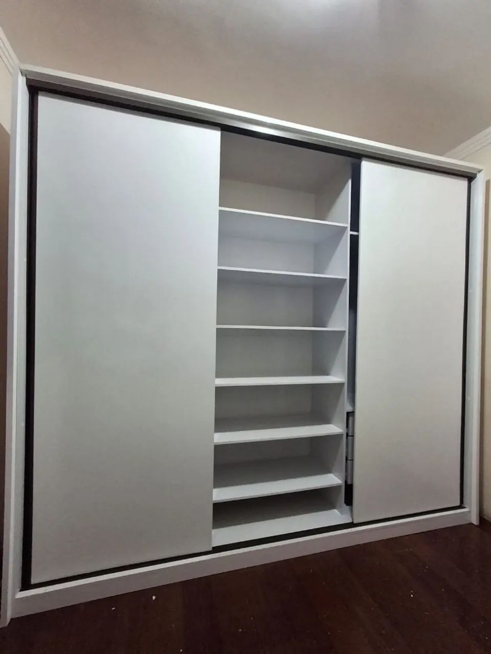 Guarda roupa 3 portas com espelho - Foto 3