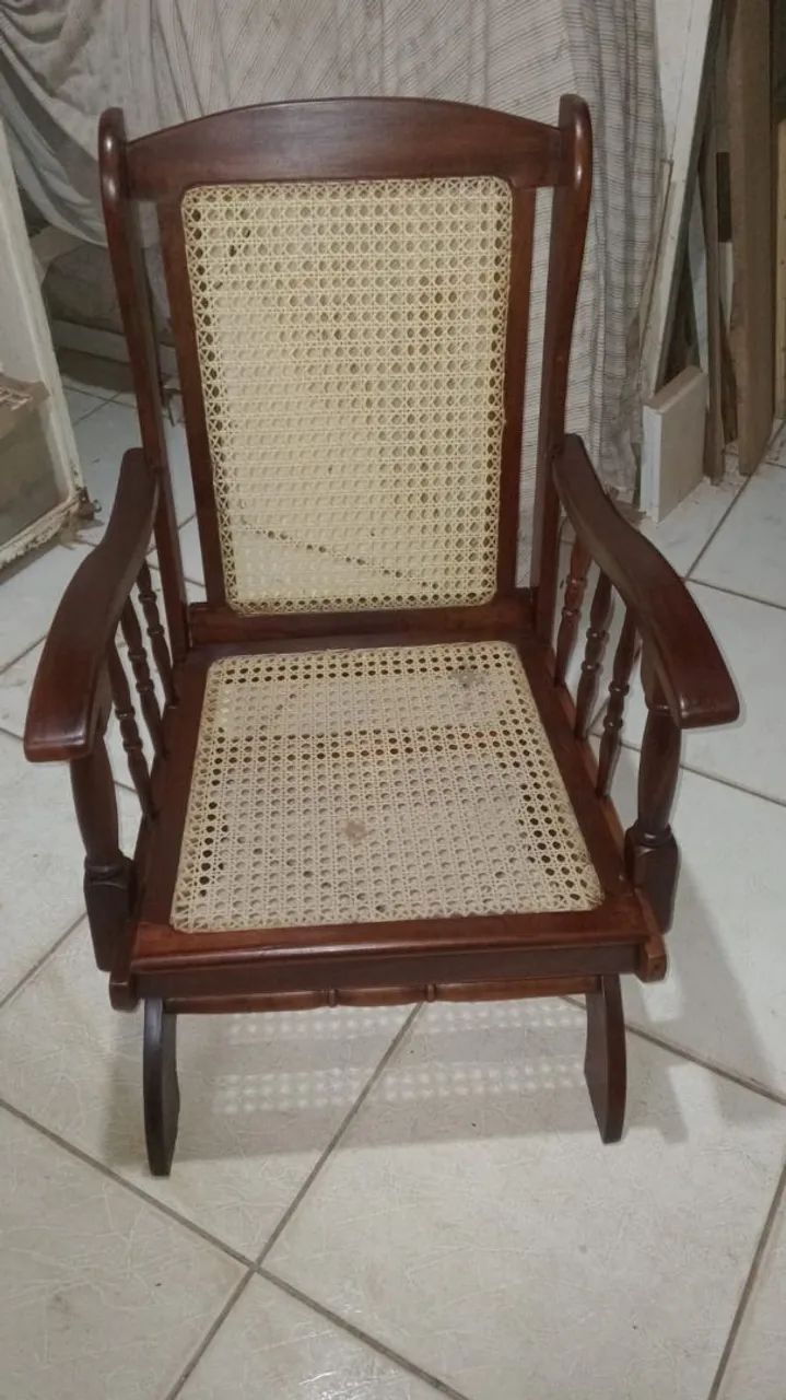 Empalhador de cadeiras de madeira 