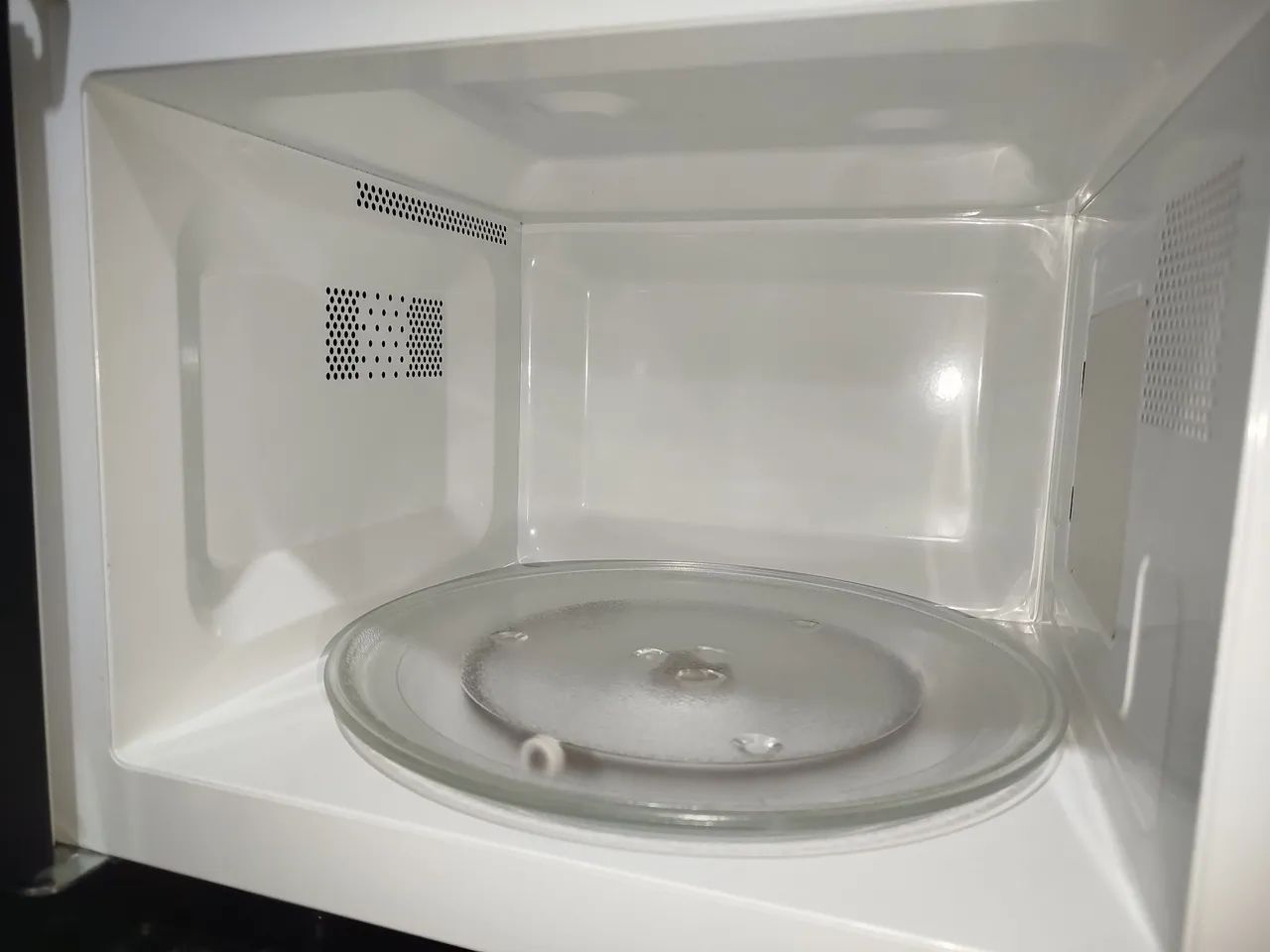 Microondas Panasonic 20L 127v IMPECÁVEL, funcionando 100%, bem conservado, sem observações - Foto 4