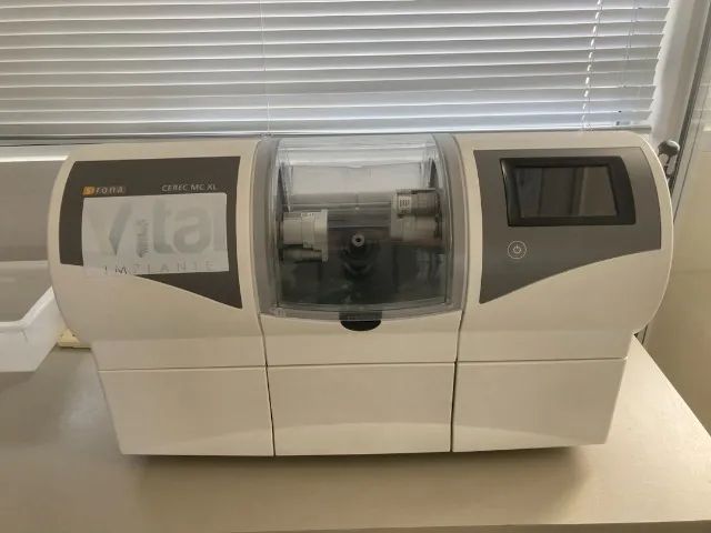 FRESADORA SIRONA CEREC MC XL PREMIUM PACKAGE SN 304013