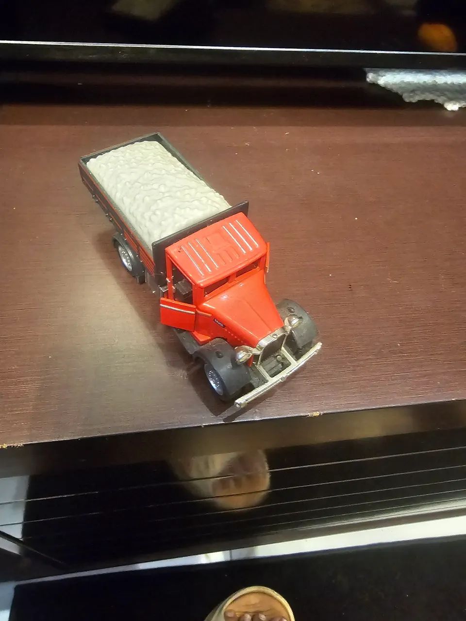 Carrinho de metal 