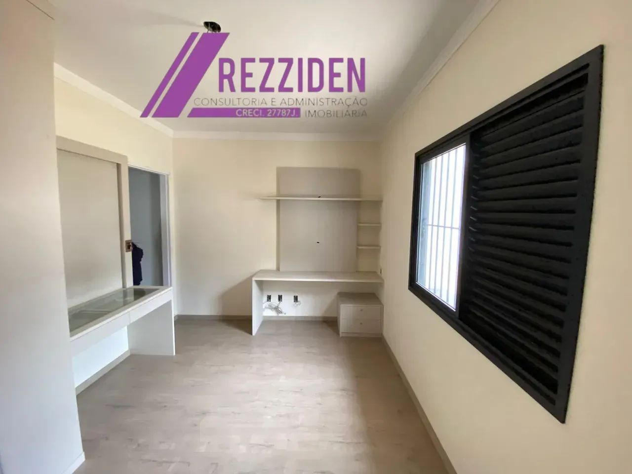 Imóvel para venda possui 300 m² com 4 quartos - Foto 4