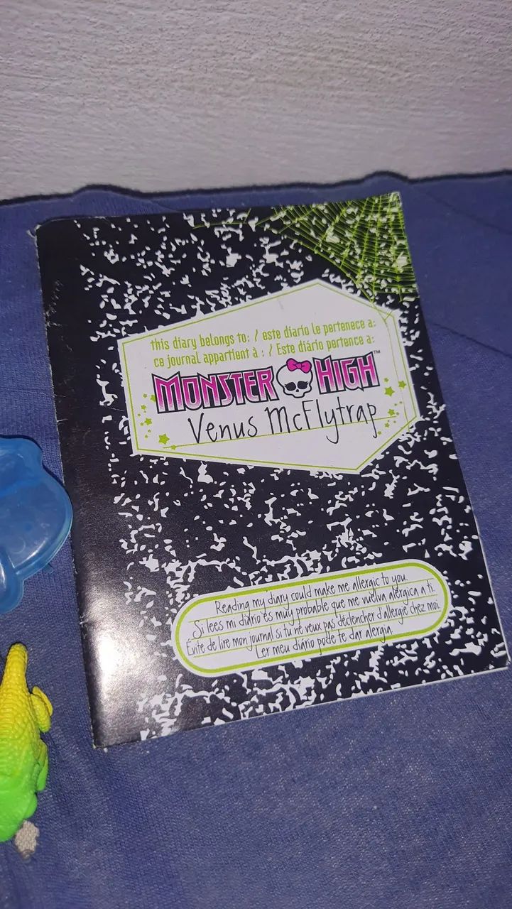 Boneca Monster High Draculaura Intercâmbio + lote de acessórios - Foto 5