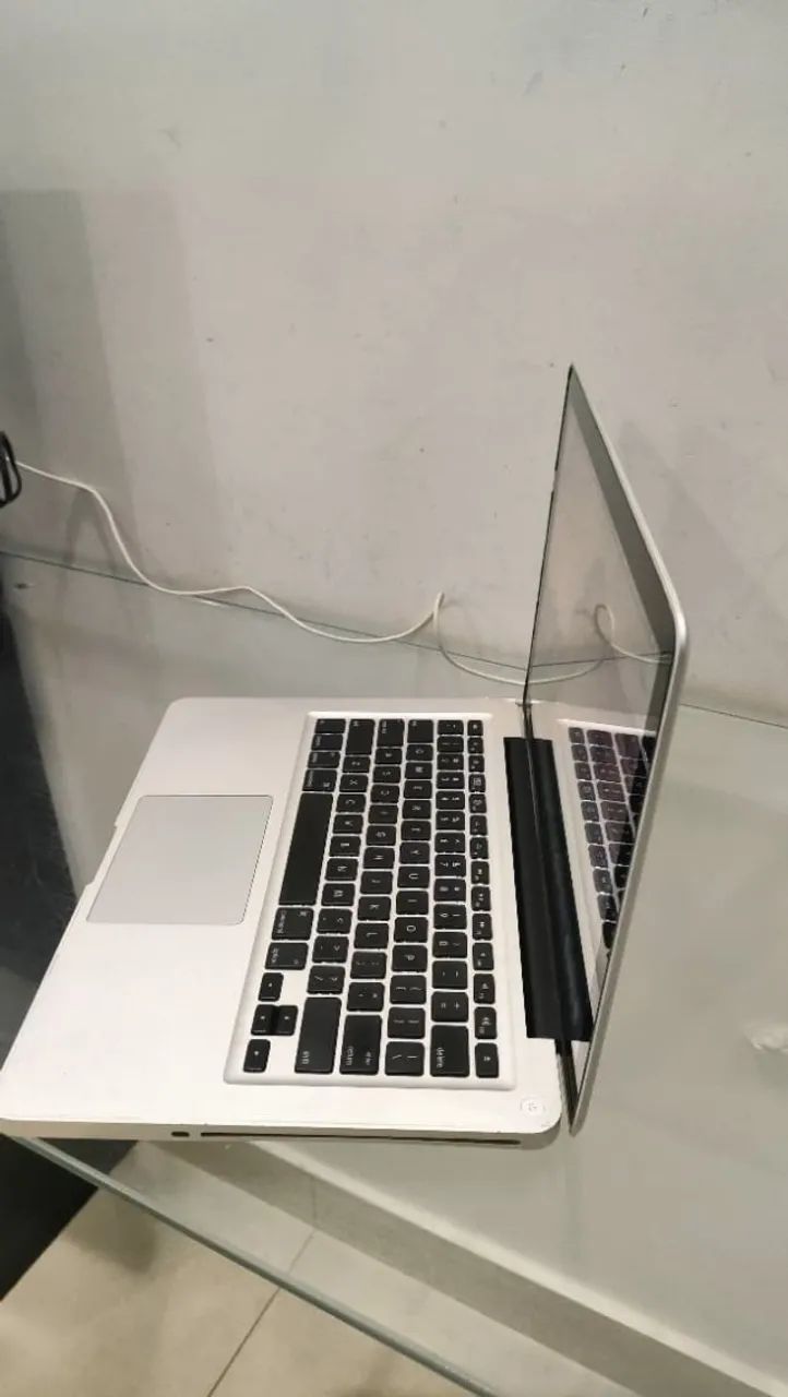 MacBook Pro 2010, Excelente Estado de conservação! Fucionando Normalmente e Vai com SSD ! - Foto 5