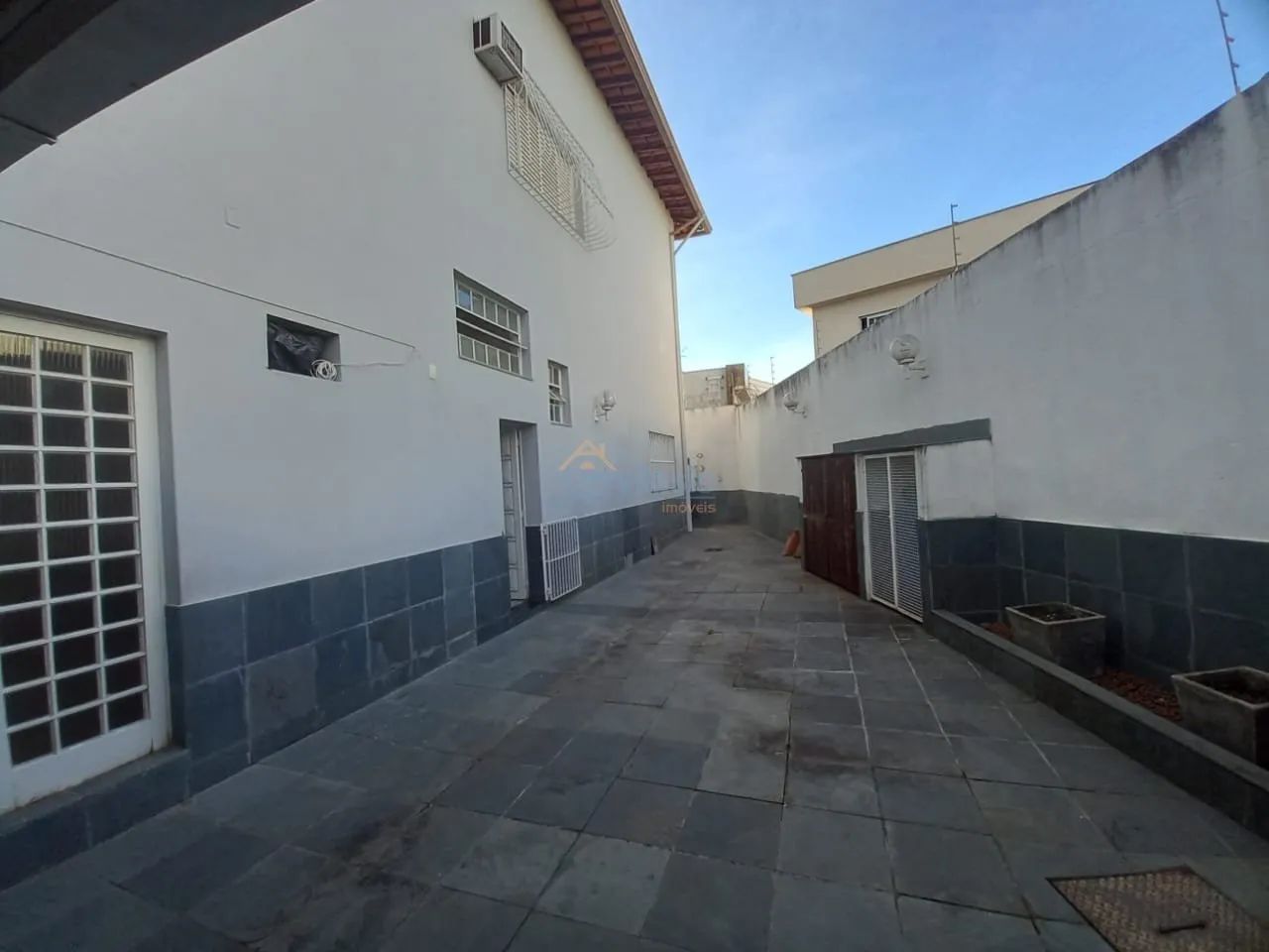 PRÉDIO COM 02 APARTAMENTOS, 03 E 04 QUARTOS NO BAIRRO D. CLARA - REGIÃO DO JARAGUÁ - Foto 2