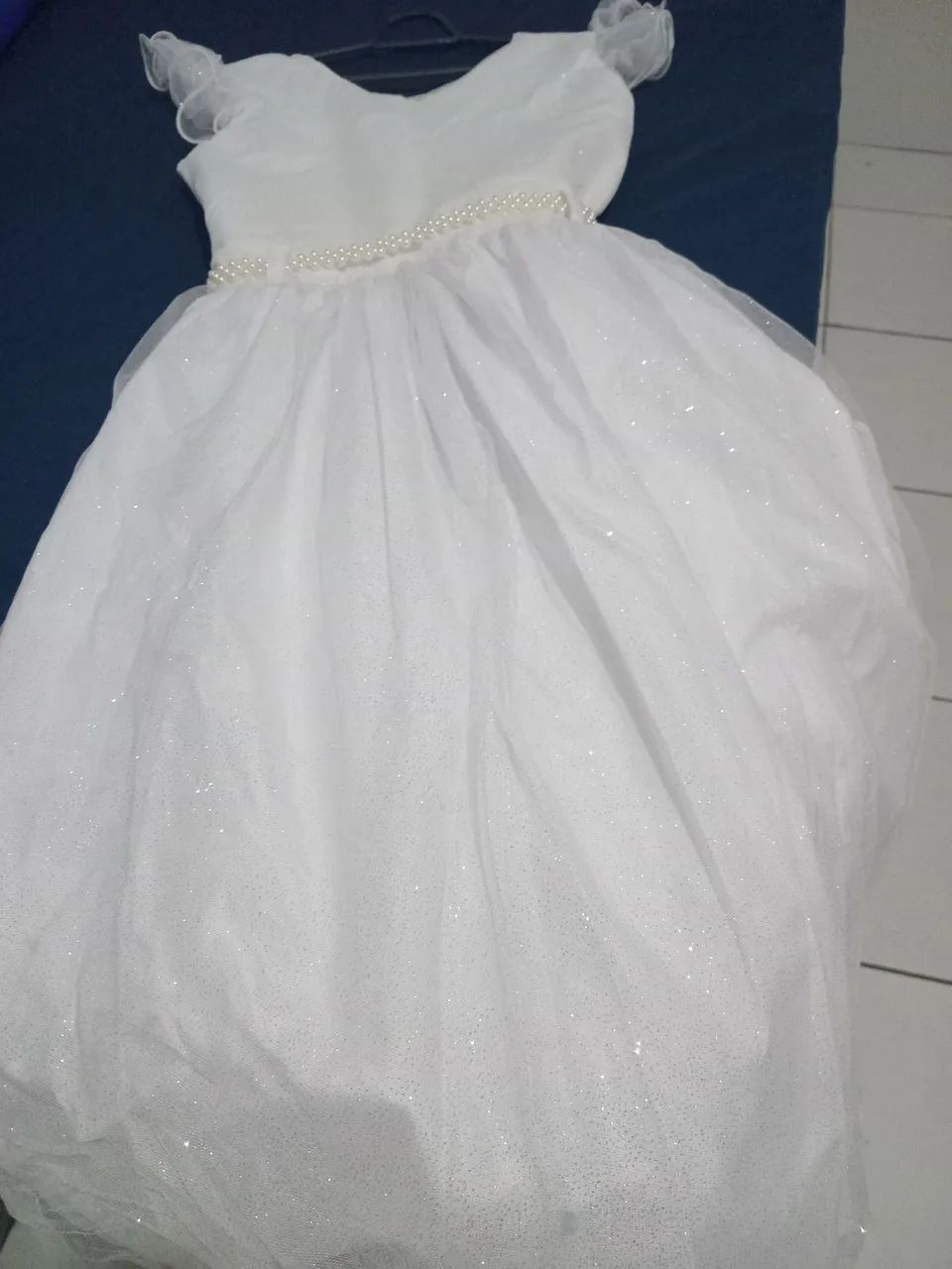 Vestido branco infantil com glitter  - Foto 5