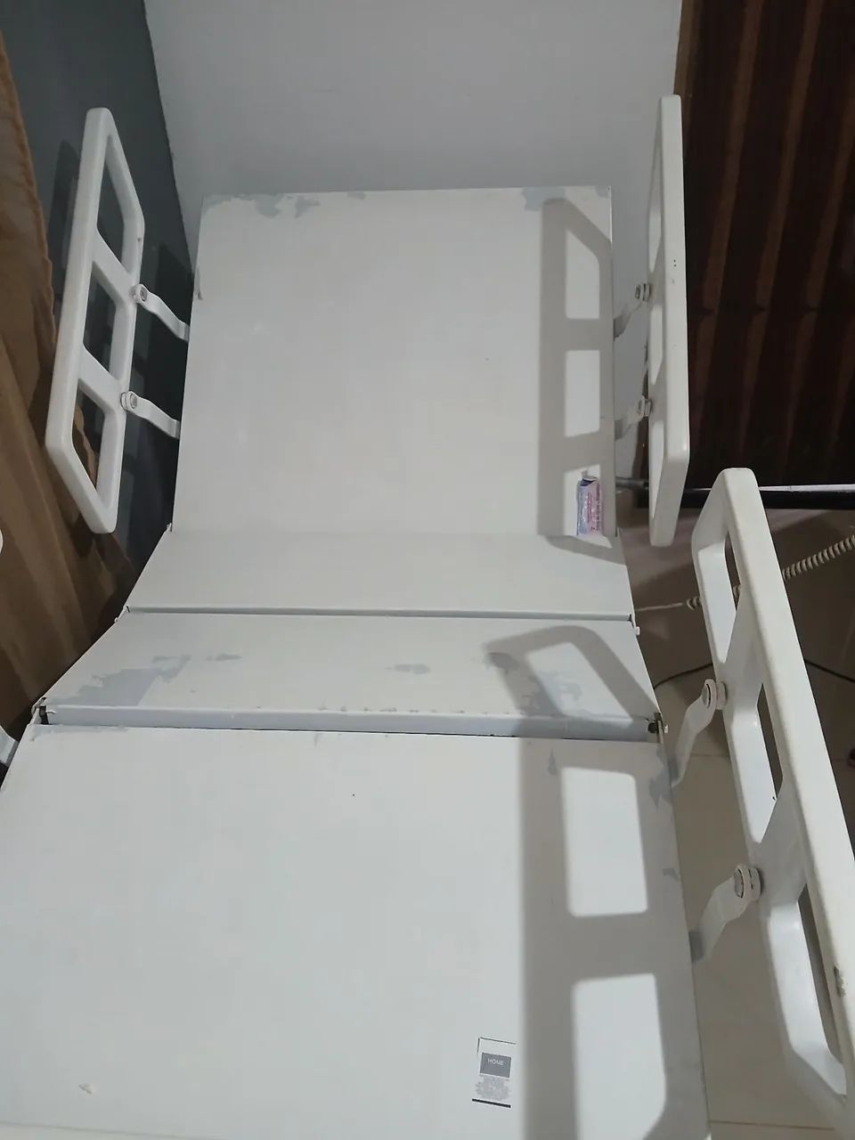 Cama hospitalar motorizada 