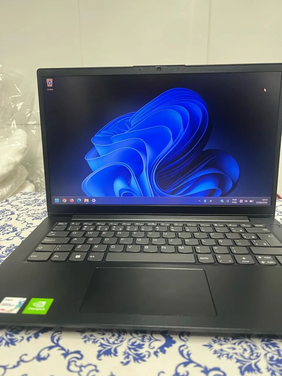 Notebook Lenovo V14 G2 Intel Core I7 11 Geração 16 RAM / Placa de Video MX 350 2Gb 