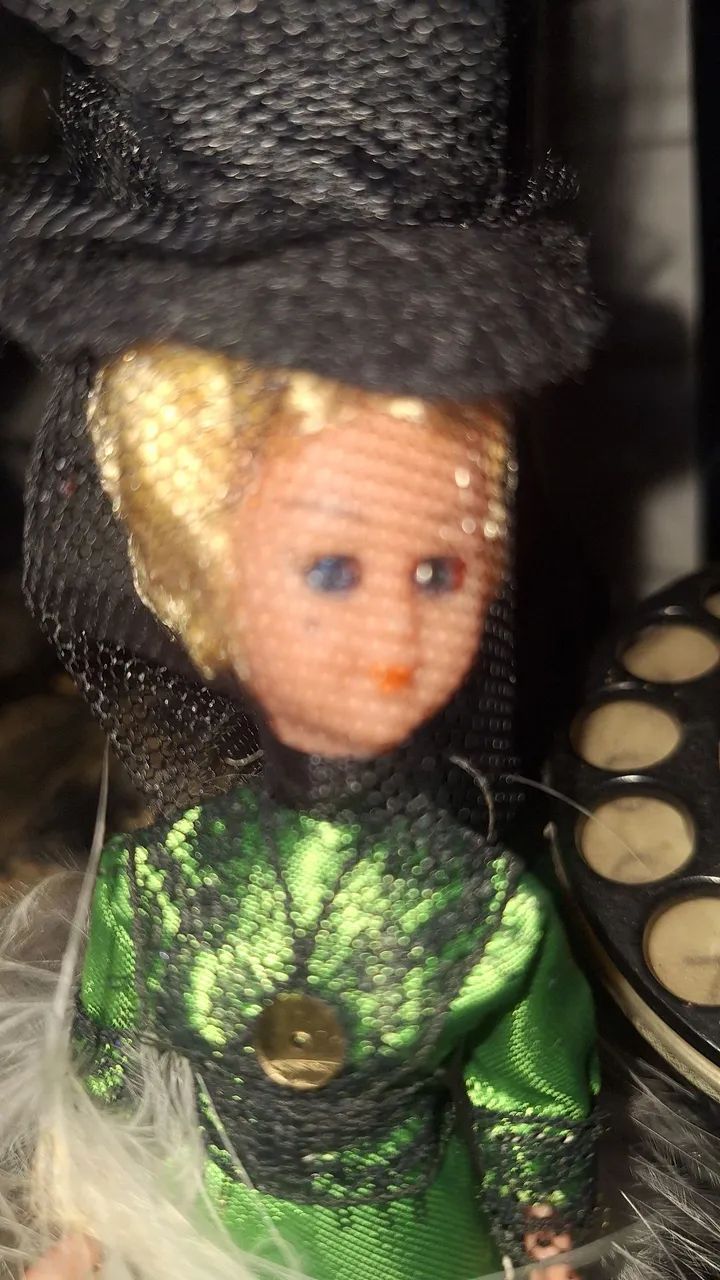 Boneca trajes típicos de Paris 1940 com 15cm - Foto 4
