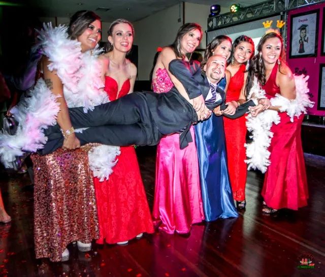 Não teve Formatura não deu para participar? Faço suas fotos com Toga/beca, Lindo Fotolivro - Foto 6