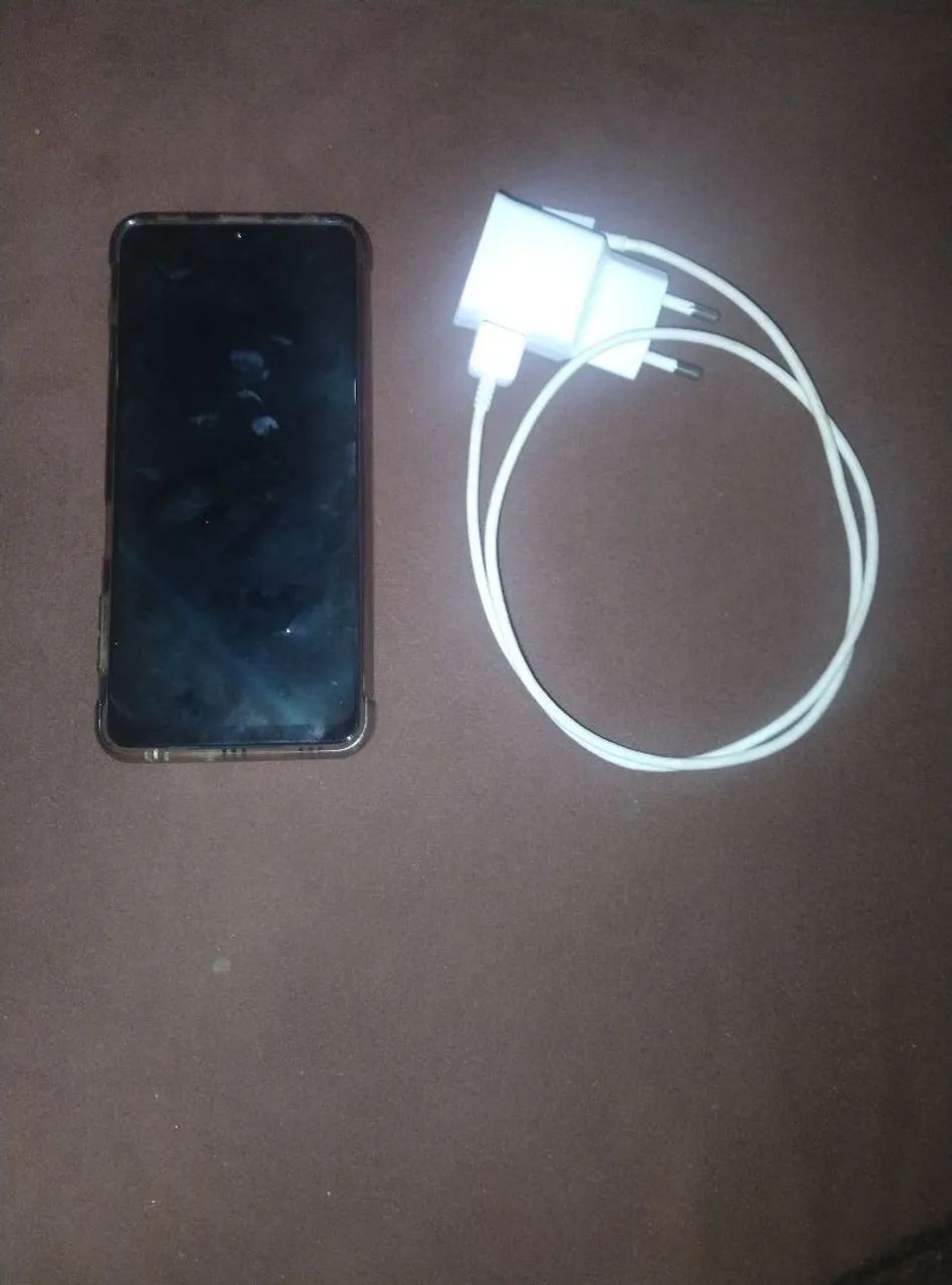 VENDO UM S22 COM CAPA E CARREGADOR - Foto 2