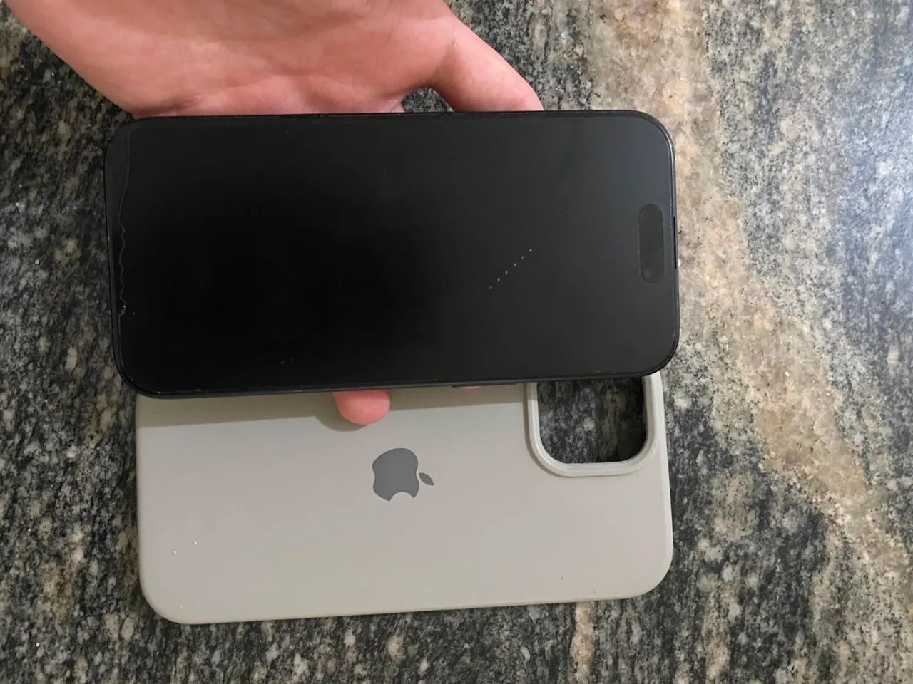 iPhone 15 128gb usado (está com película) - Foto 4
