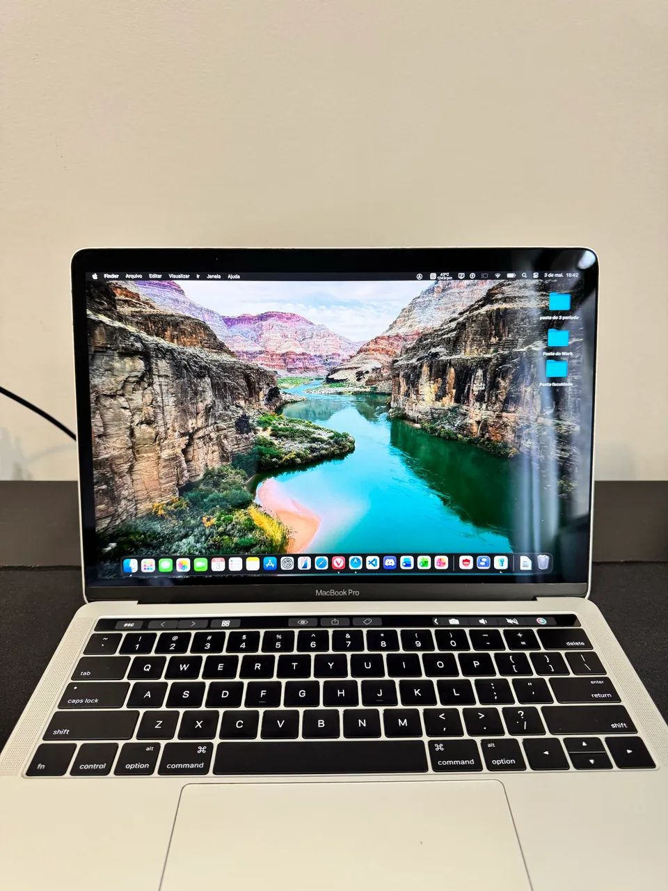 MacBook Pro Touch Bar muito novinho  - Foto 4