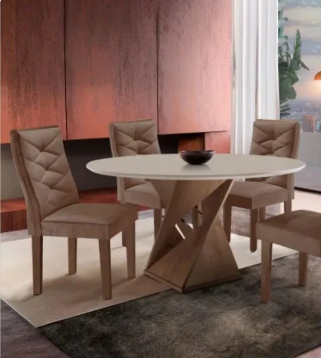 Mesa redonda com 4 cadeiras 