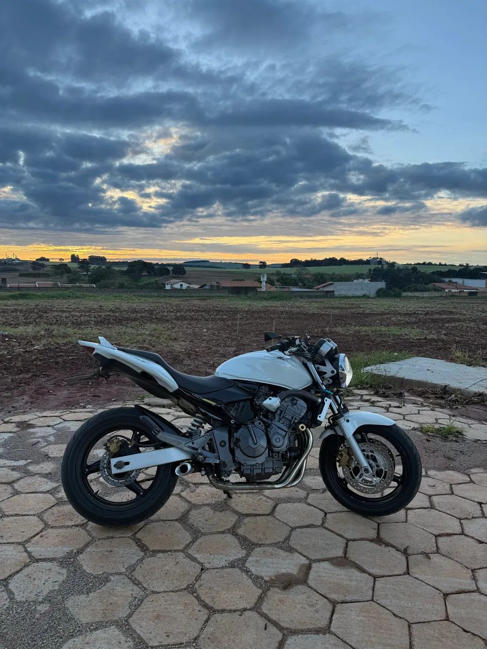 Hornet 600 carburada - Foto 4