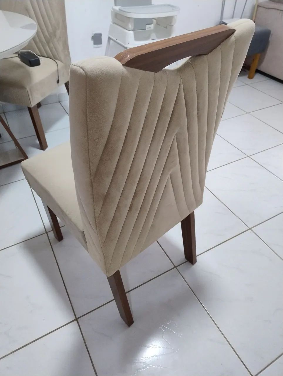 Vendo conjunto 4 cadeiras estofadas  - Foto 2
