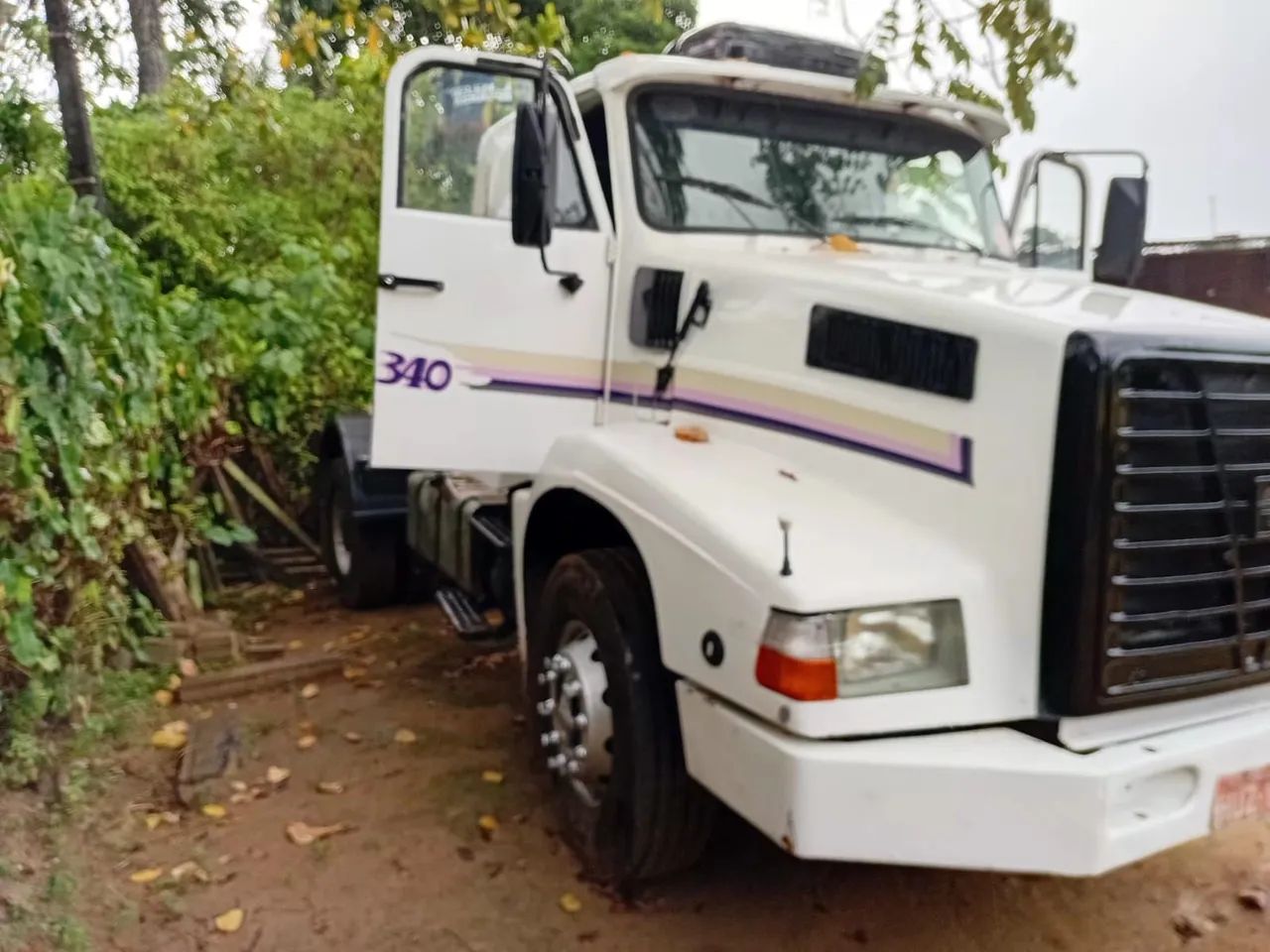 Caminhão Volvo 340 - Foto 3