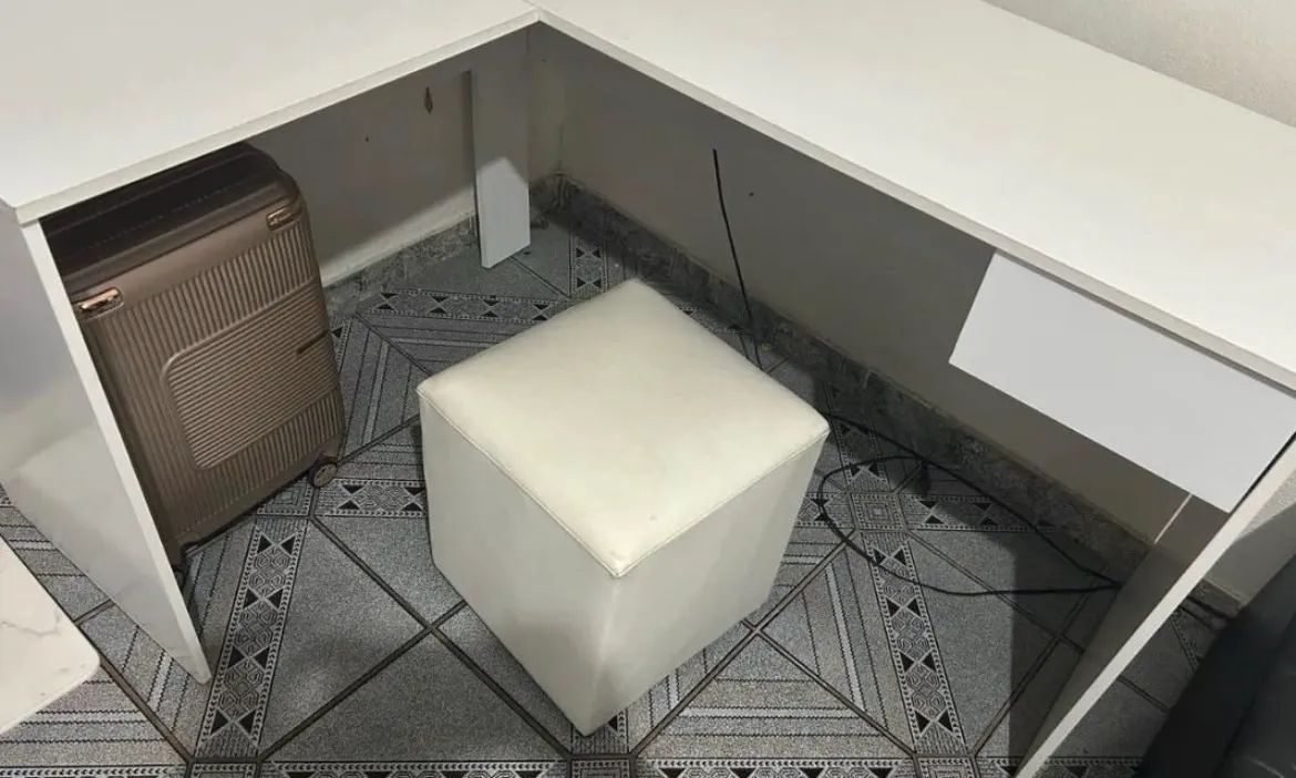Mesa de Escritório em L 