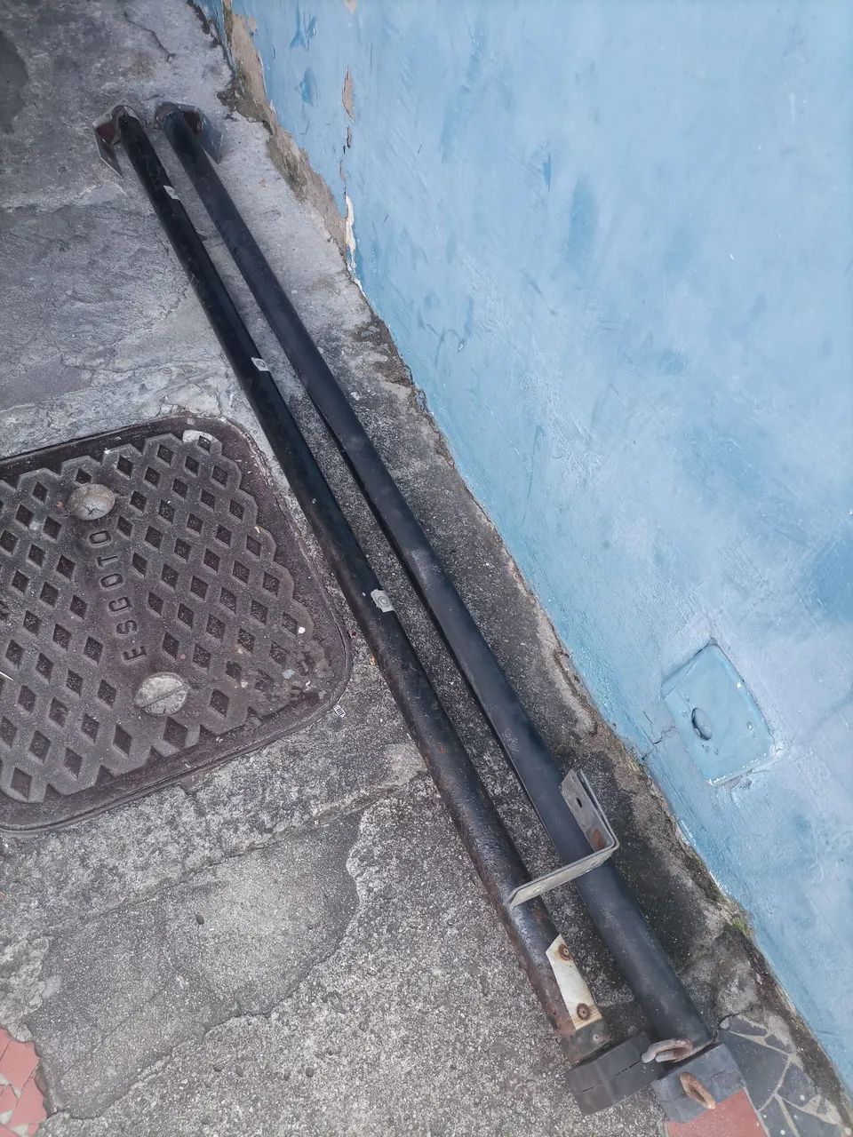 Ferragem de toldo medindo 1,87cm